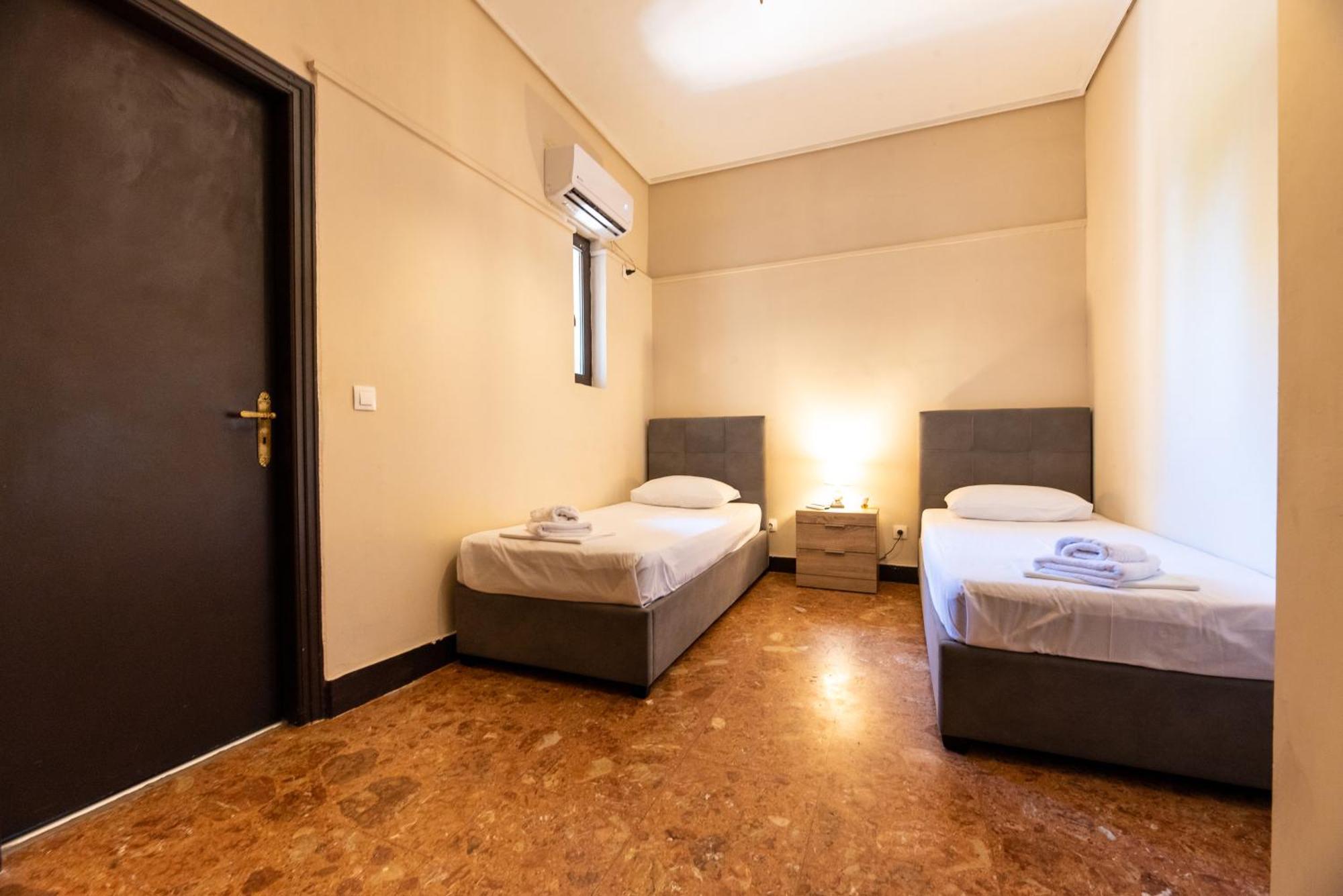 Stone Palace Hotel Near Athen'S Airport Free Shuttle From And To Athen'S Airport Spata  Exterior photo
