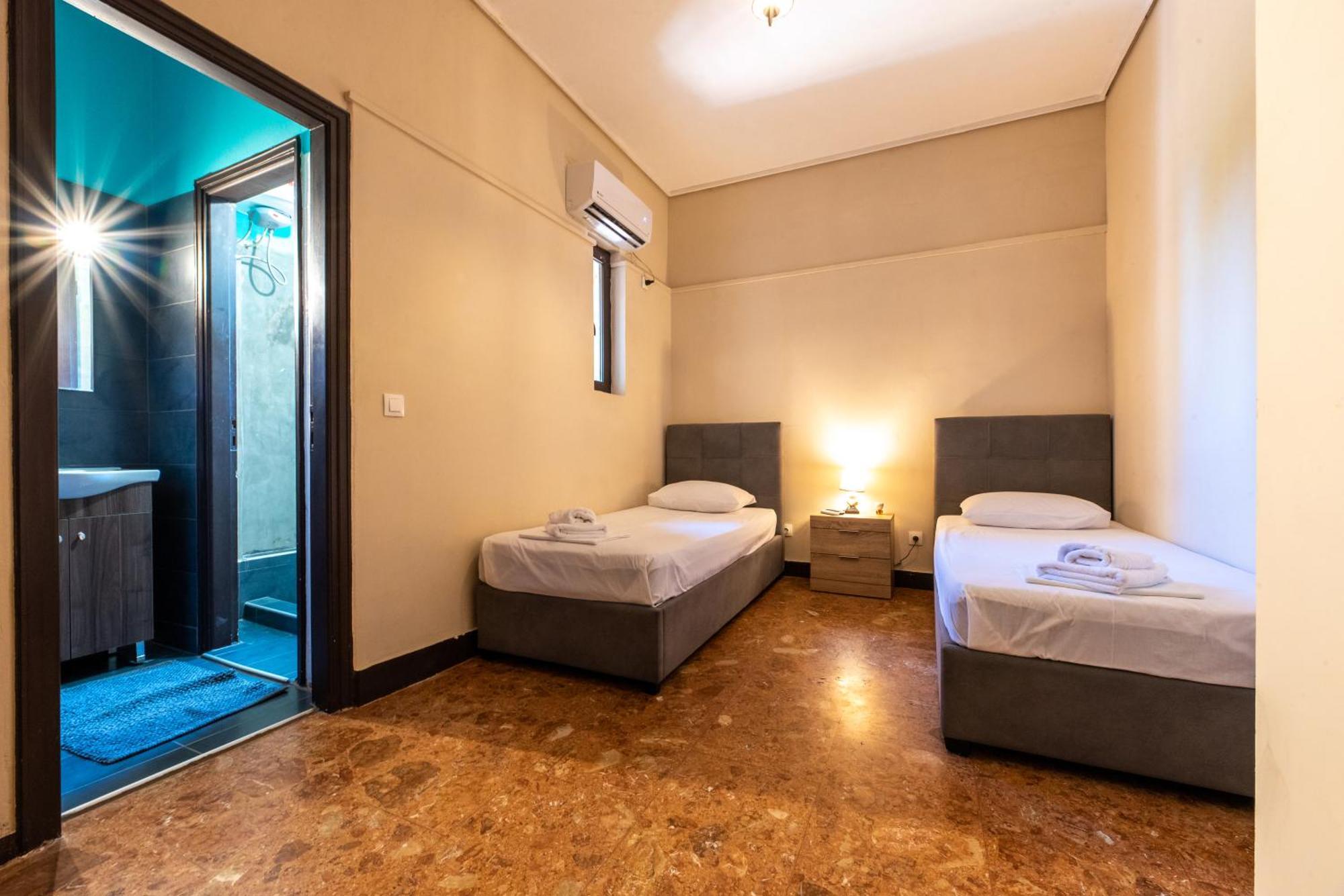Stone Palace Hotel Near Athen'S Airport Free Shuttle From And To Athen'S Airport Spata  Exterior photo