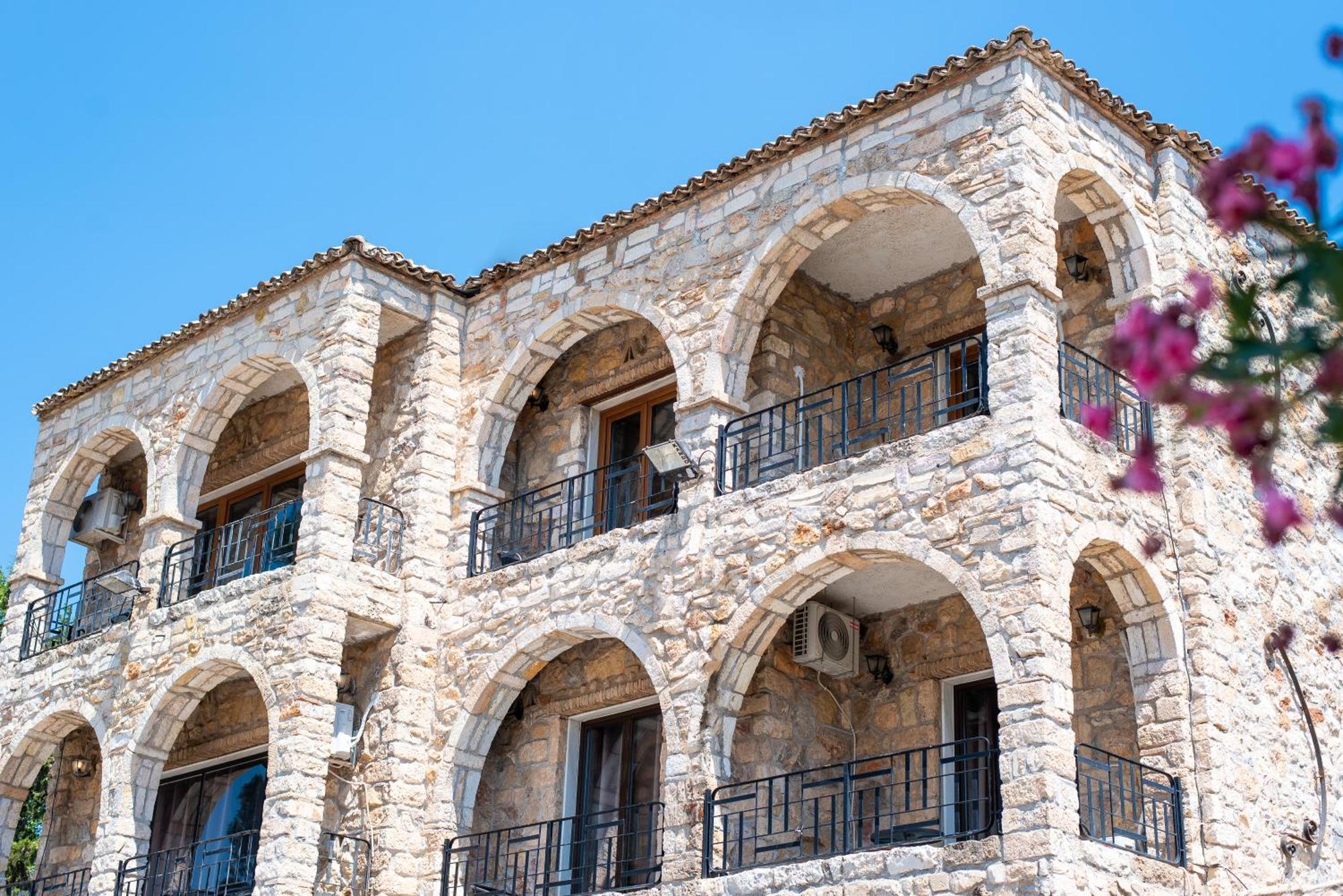 Stone Palace Hotel Near Athen'S Airport Free Shuttle From And To Athen'S Airport Spata  Exterior photo