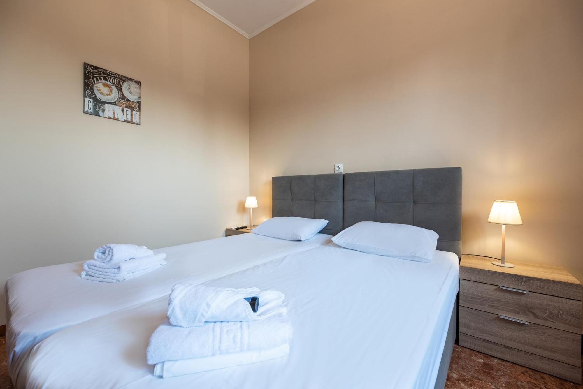 Stone Palace Hotel Near Athen'S Airport Free Shuttle From And To Athen'S Airport Spata  Exterior photo