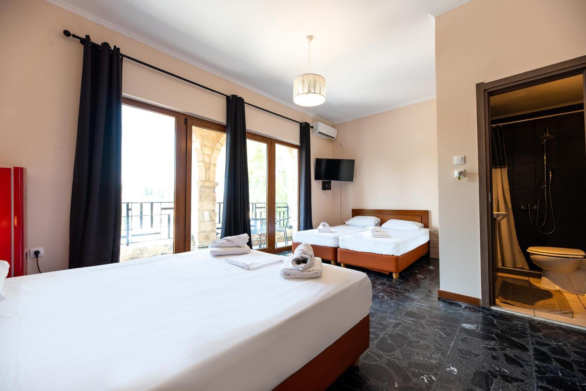 Stone Palace Hotel Near Athen'S Airport Free Shuttle From And To Athen'S Airport Spata  Exterior photo