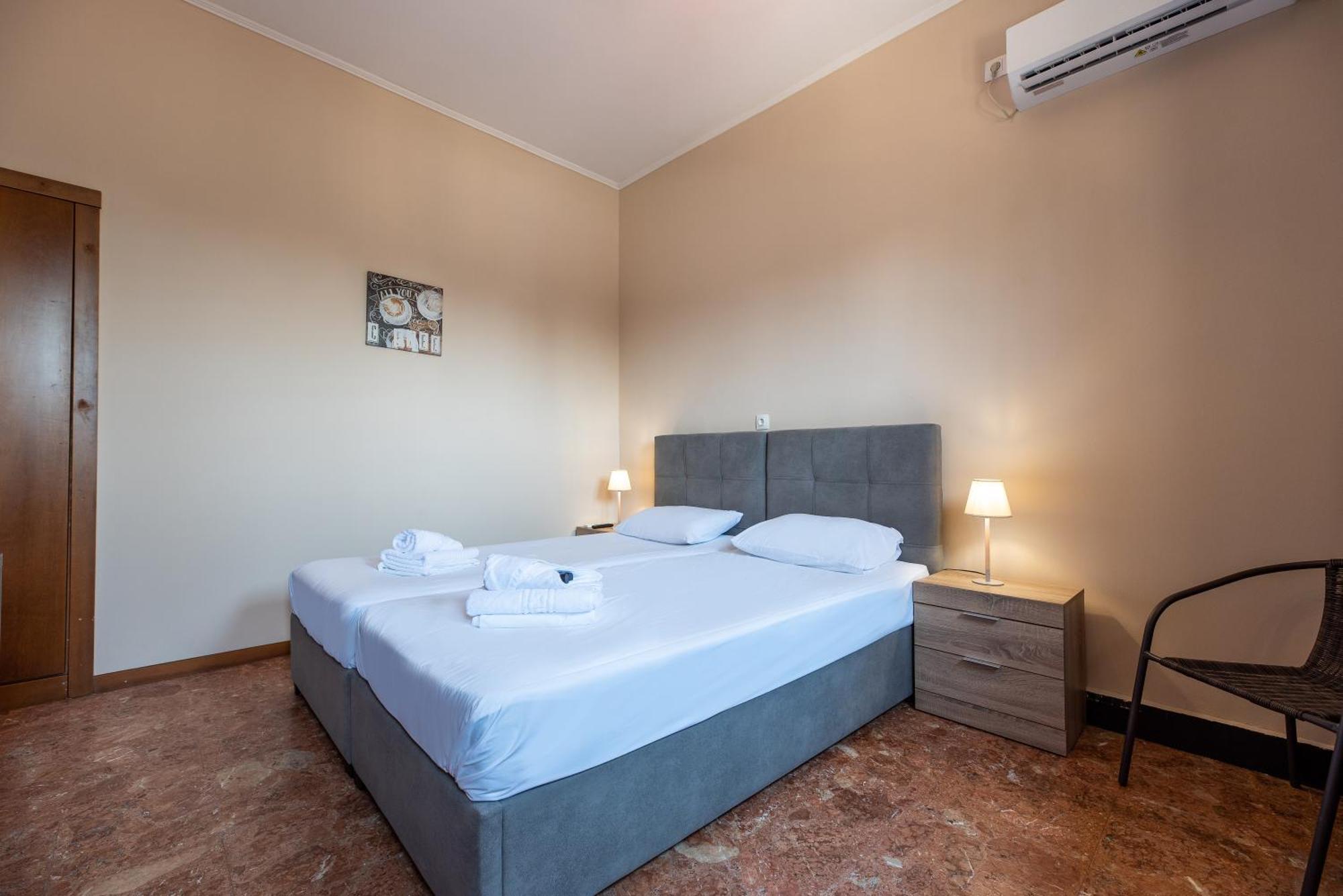 Stone Palace Hotel Near Athen'S Airport Free Shuttle From And To Athen'S Airport Spata  Exterior photo
