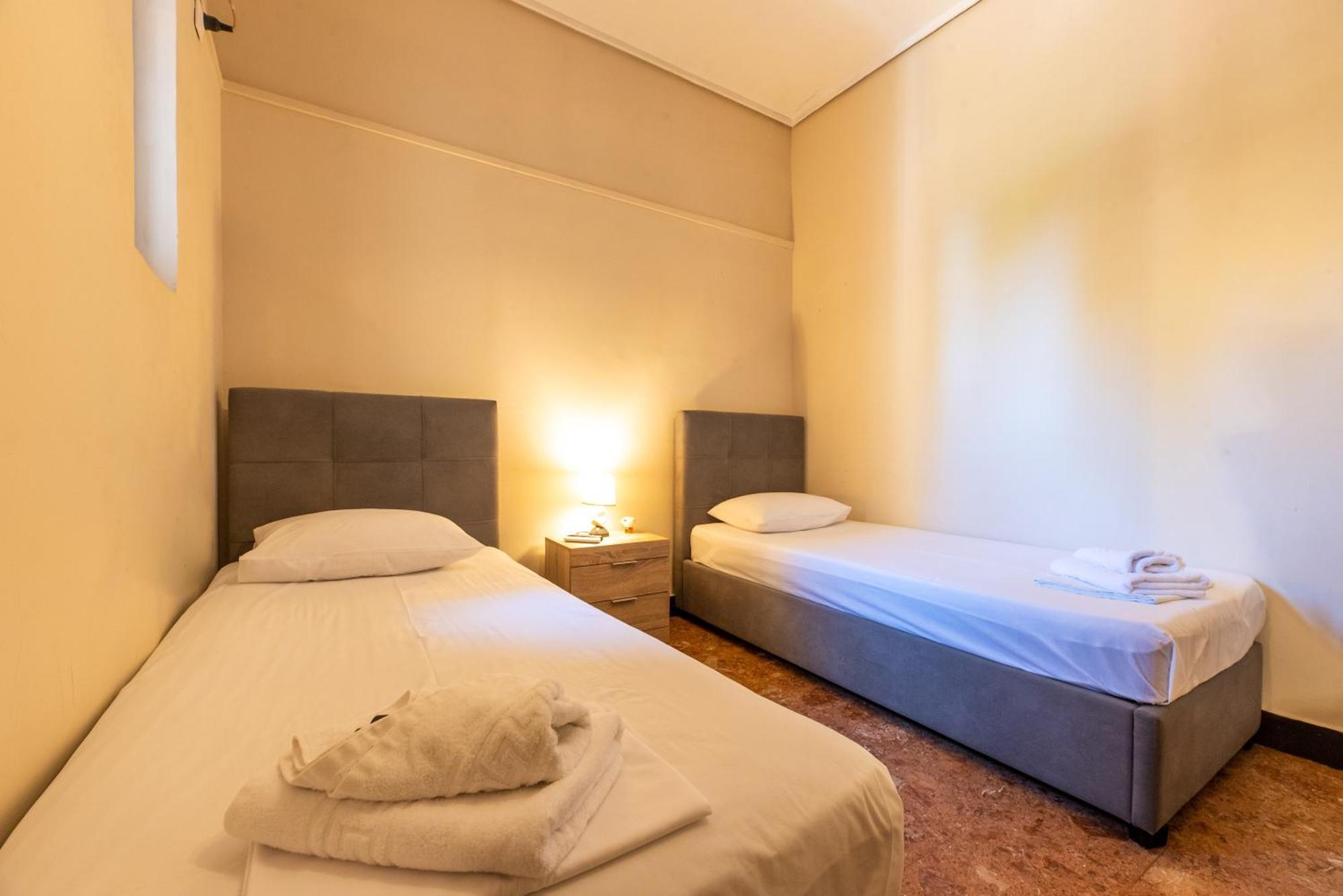 Stone Palace Hotel Near Athen'S Airport Free Shuttle From And To Athen'S Airport Spata  Exterior photo