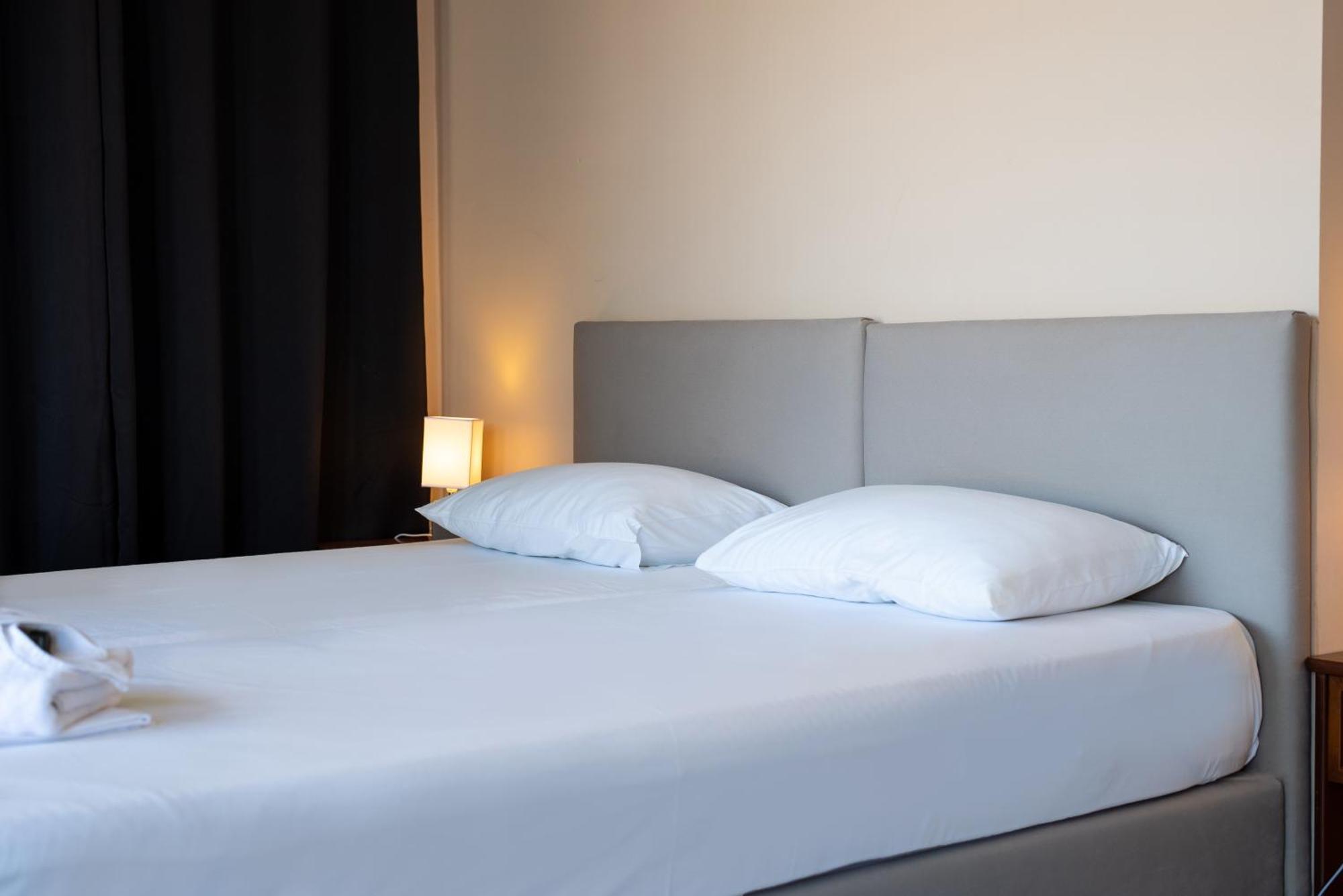 Stone Palace Hotel Near Athen'S Airport Free Shuttle From And To Athen'S Airport Spata  Exterior photo