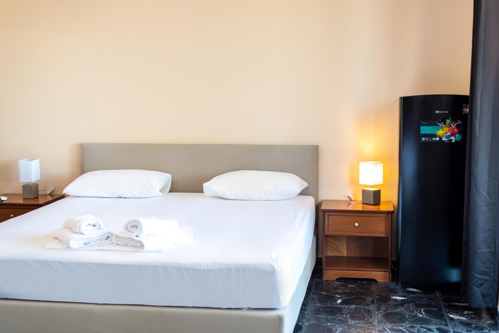 Stone Palace Hotel Near Athen'S Airport Free Shuttle From And To Athen'S Airport Spata  Exterior photo