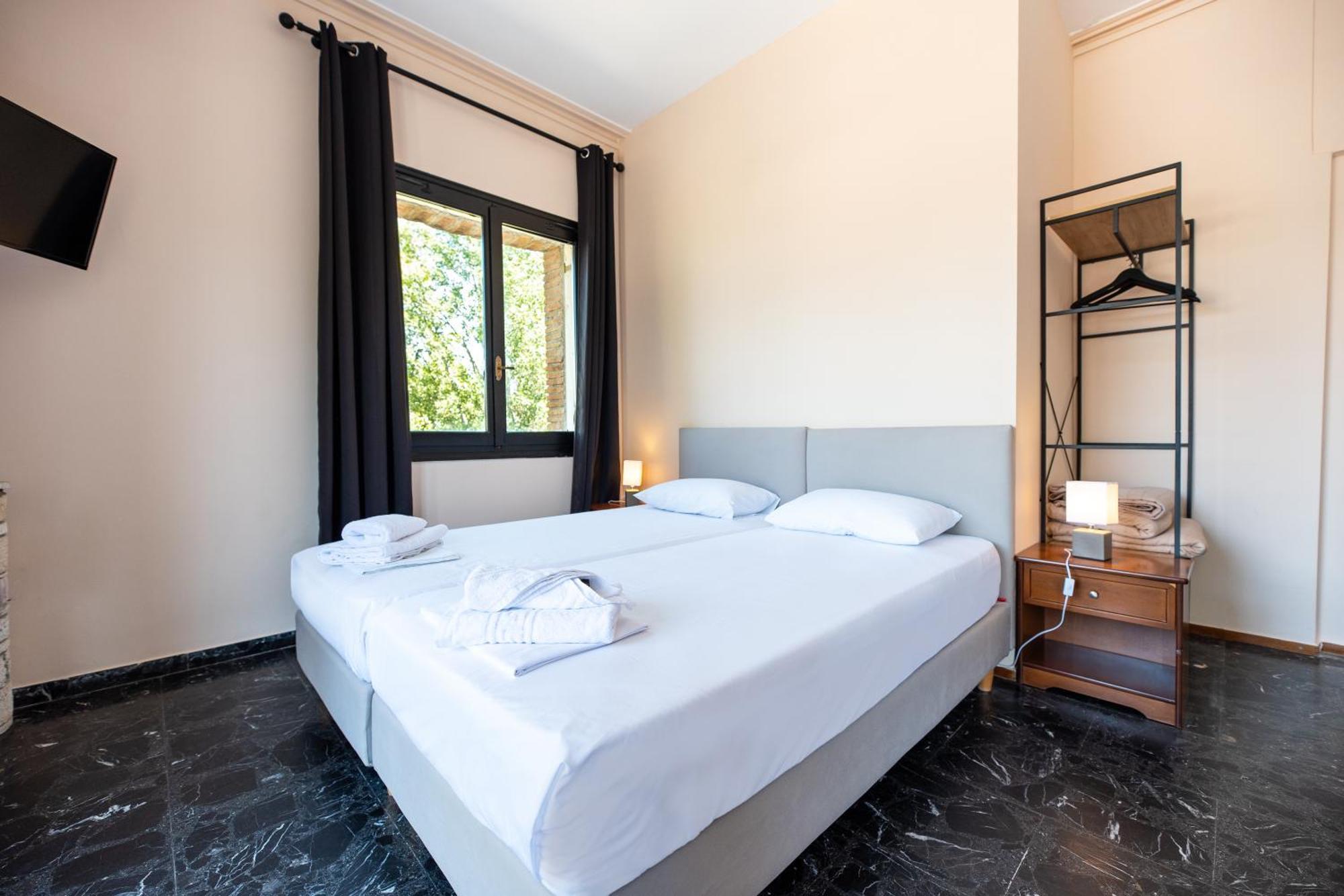 Stone Palace Hotel Near Athen'S Airport Free Shuttle From And To Athen'S Airport Spata  Exterior photo