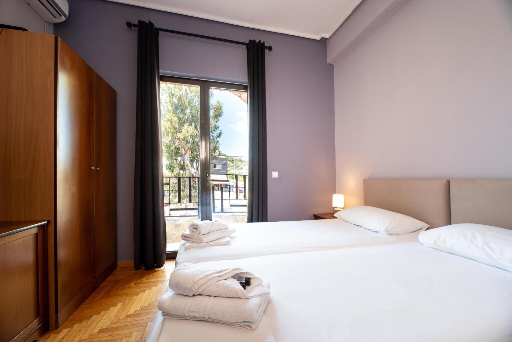 Stone Palace Hotel Near Athen'S Airport Free Shuttle From And To Athen'S Airport Spata  Exterior photo