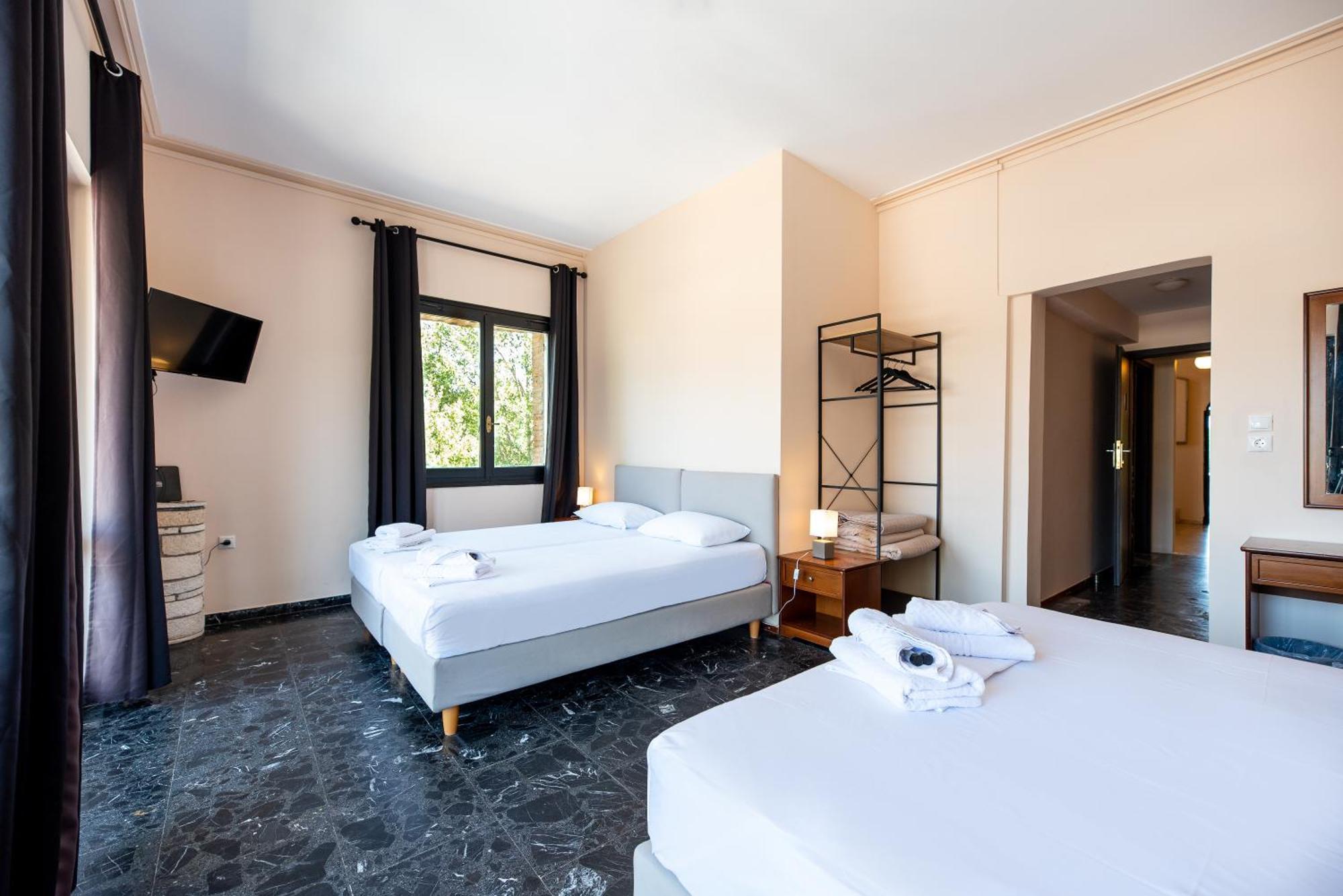 Stone Palace Hotel Near Athen'S Airport Free Shuttle From And To Athen'S Airport Spata  Exterior photo