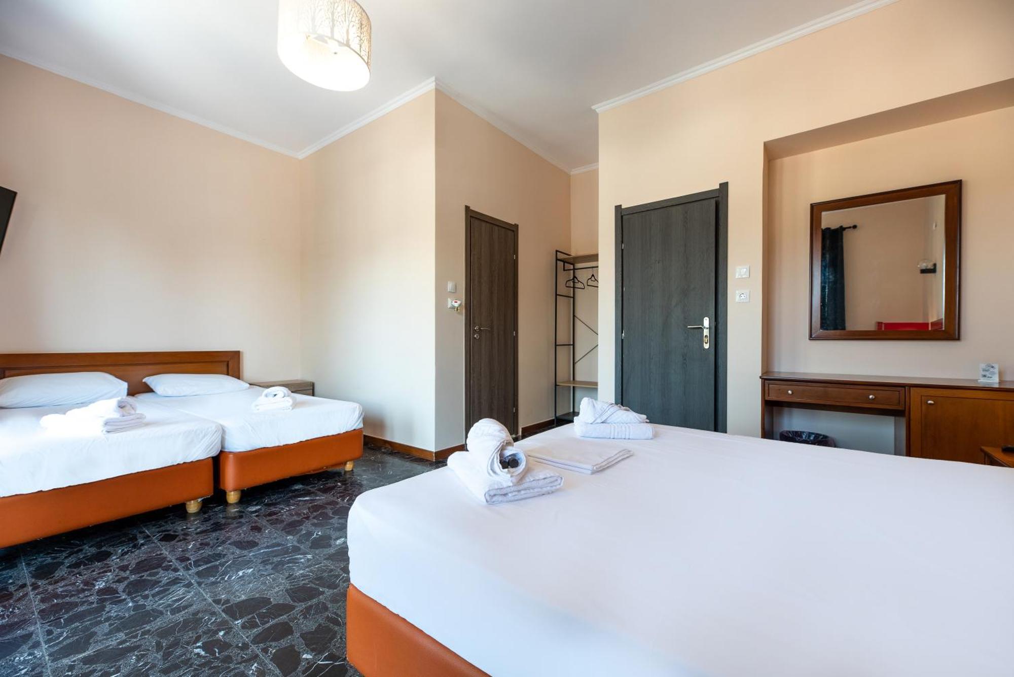 Stone Palace Hotel Near Athen'S Airport Free Shuttle From And To Athen'S Airport Spata  Exterior photo