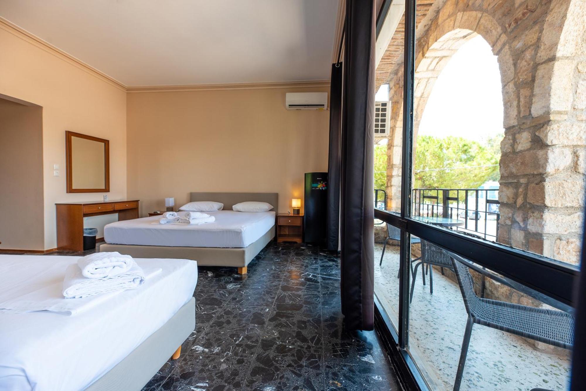 Stone Palace Hotel Near Athen'S Airport Free Shuttle From And To Athen'S Airport Spata  Exterior photo