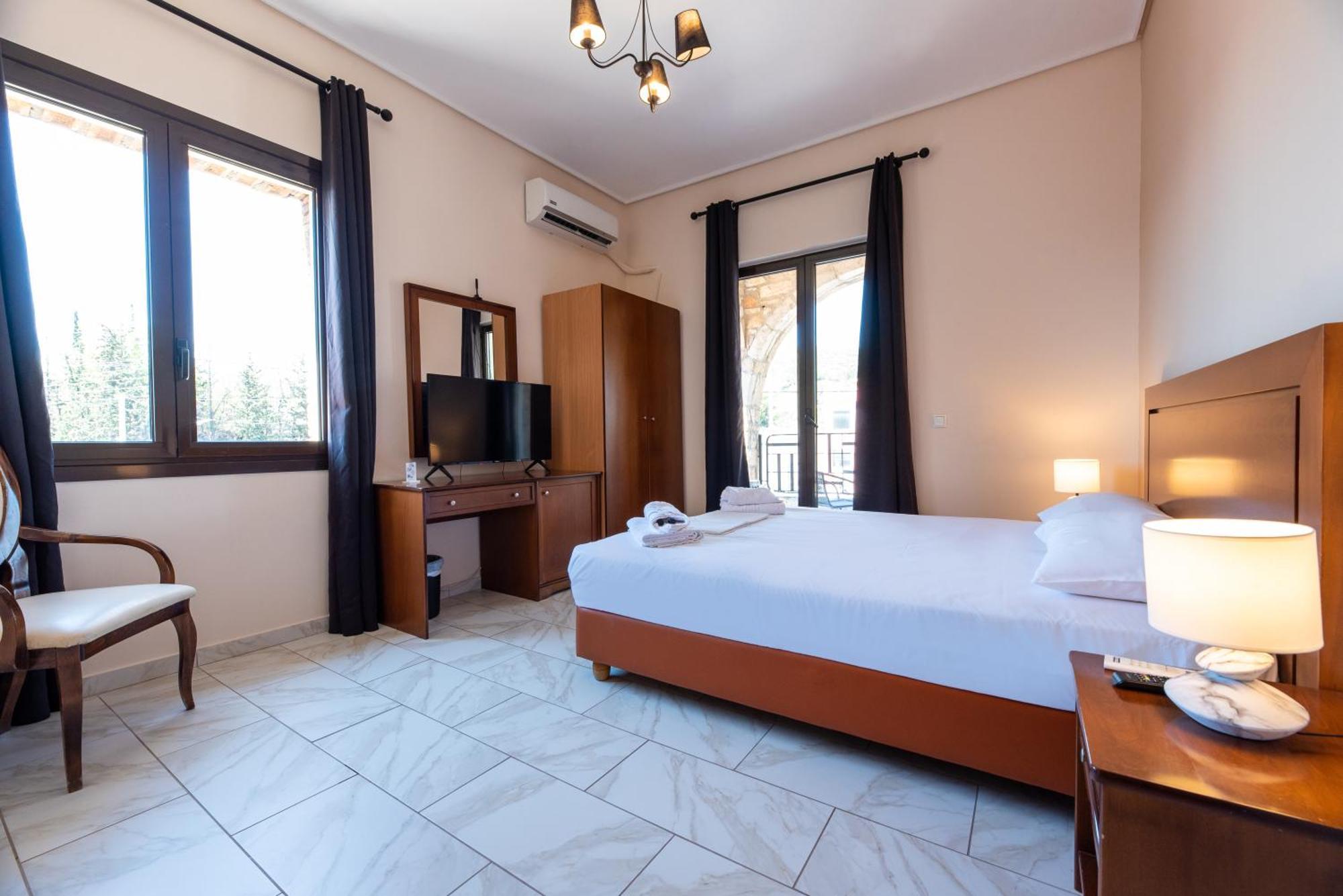 Stone Palace Hotel Near Athen'S Airport Free Shuttle From And To Athen'S Airport Spata  Exterior photo